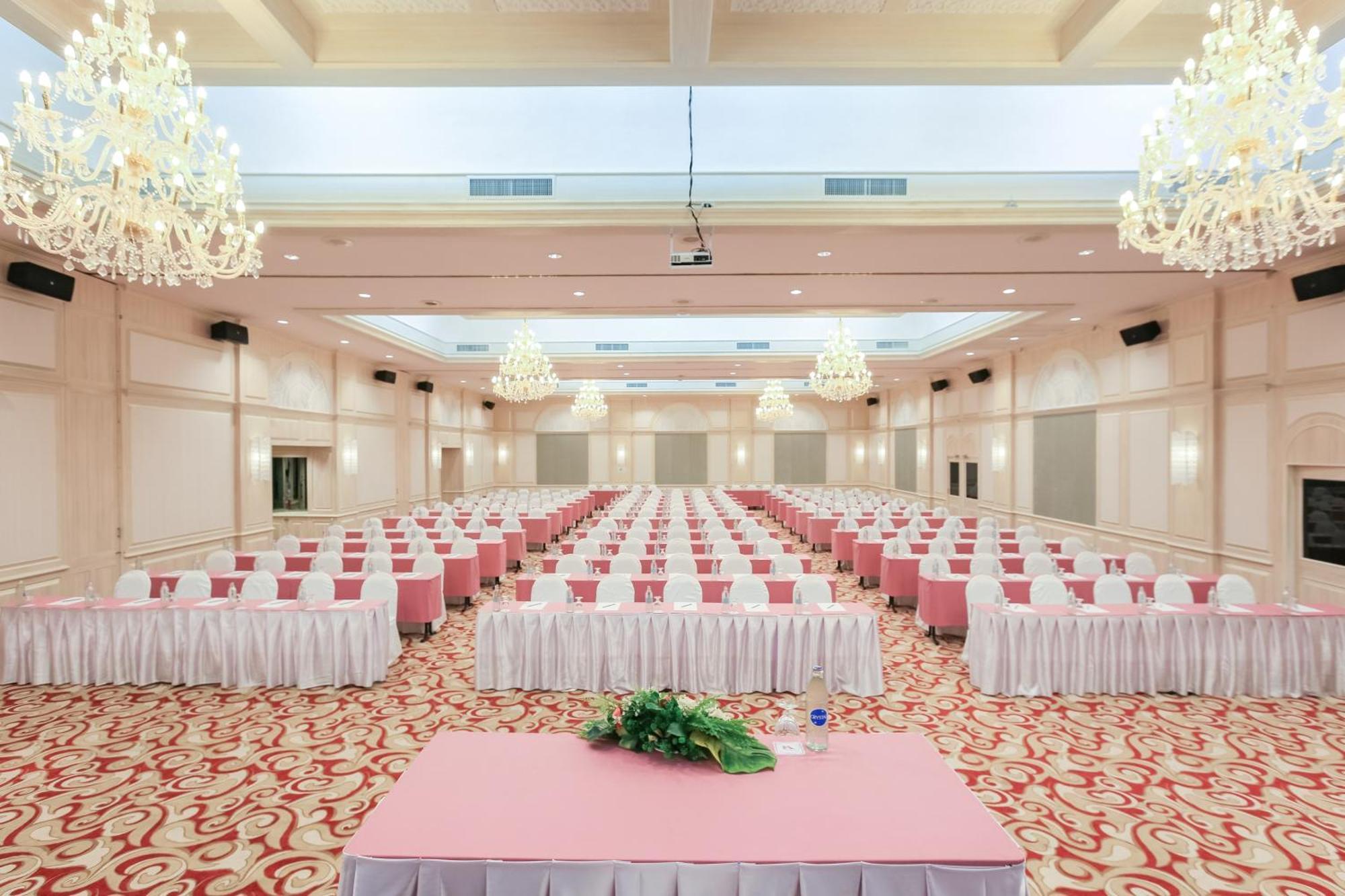 Beyond Kata Hotel Kültér fotó